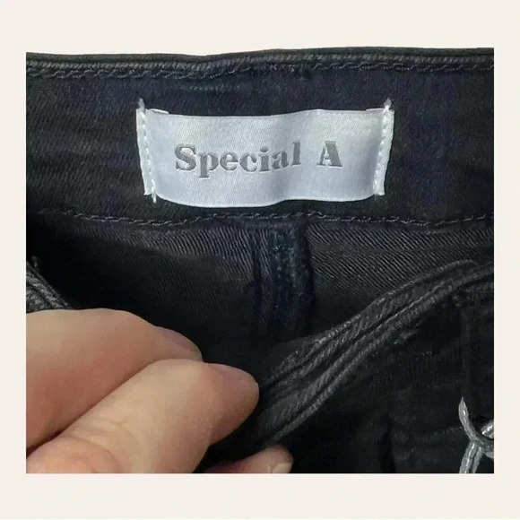 1209. SPECIAL A DENIM JEANS DISTRESSED BLACK IN COLOR‎ SIZE 1 (JUNIORS) - Picture 10 of 13